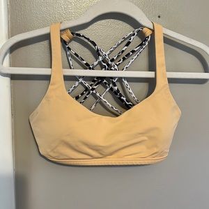 Lululemon Free to Be bra